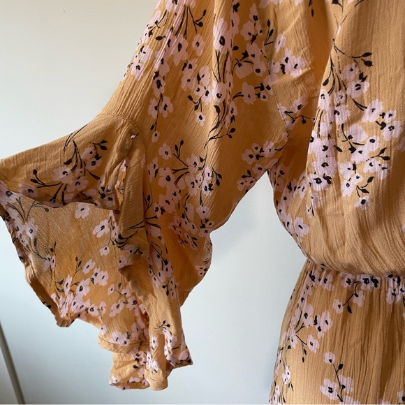 Billabong Boho Surf Crinkle Rayon Floral Dress Size Medium - Picture 7 of 9